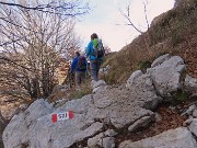 47 Siamo sul 571, il sentiero top della Valle Imagna